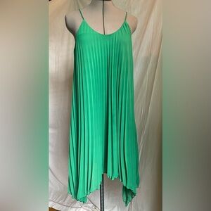 Kelly green accordion pleat trapeze dress